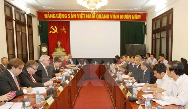 Глава Конфедерации труда Вьетнама принял делегацию Европарламента  - ảnh 1